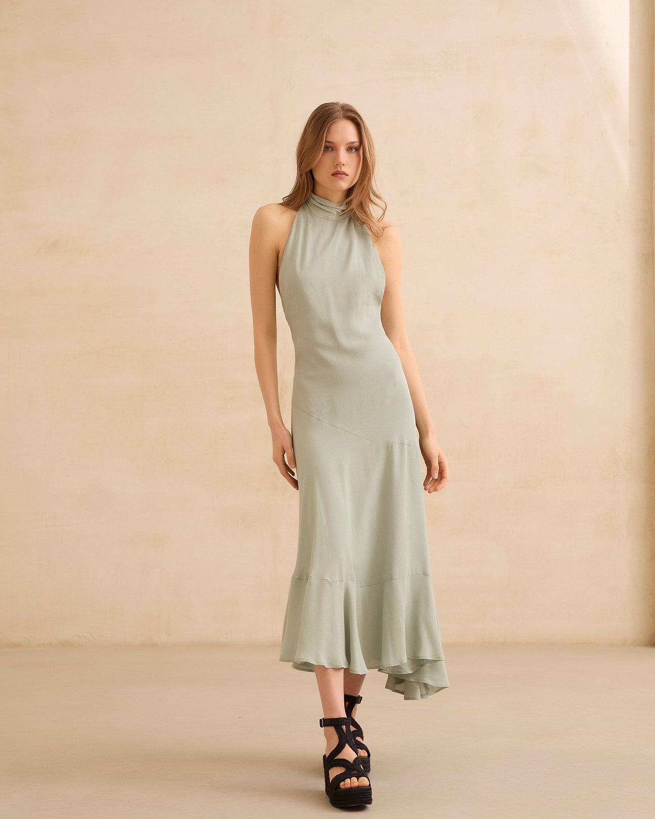 DANIELA - VESTIDO MIDI FLUIDO HALTER