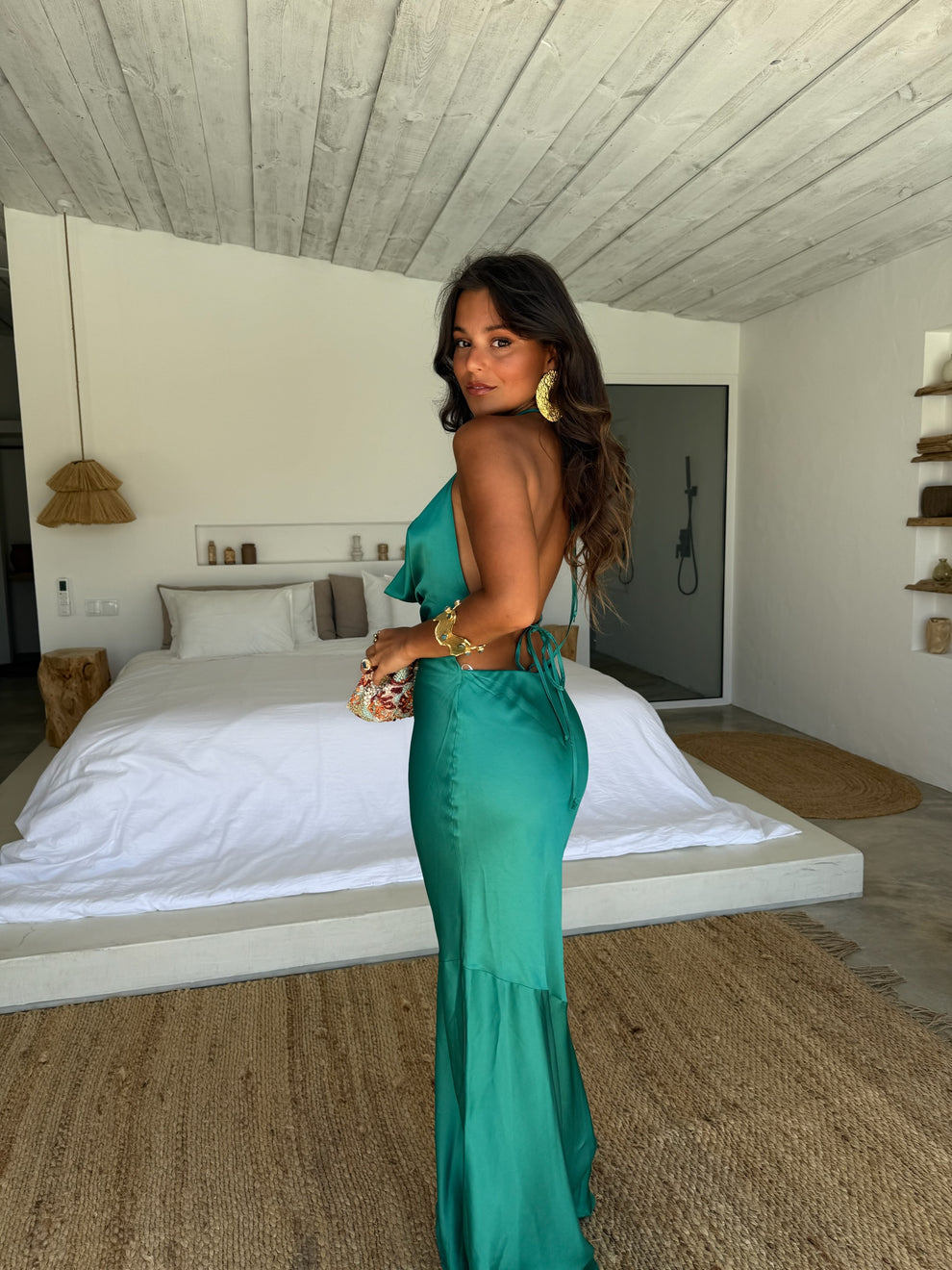 CONCEPCIÓN - VESTIDO SATINADO ESCOTE HALTER