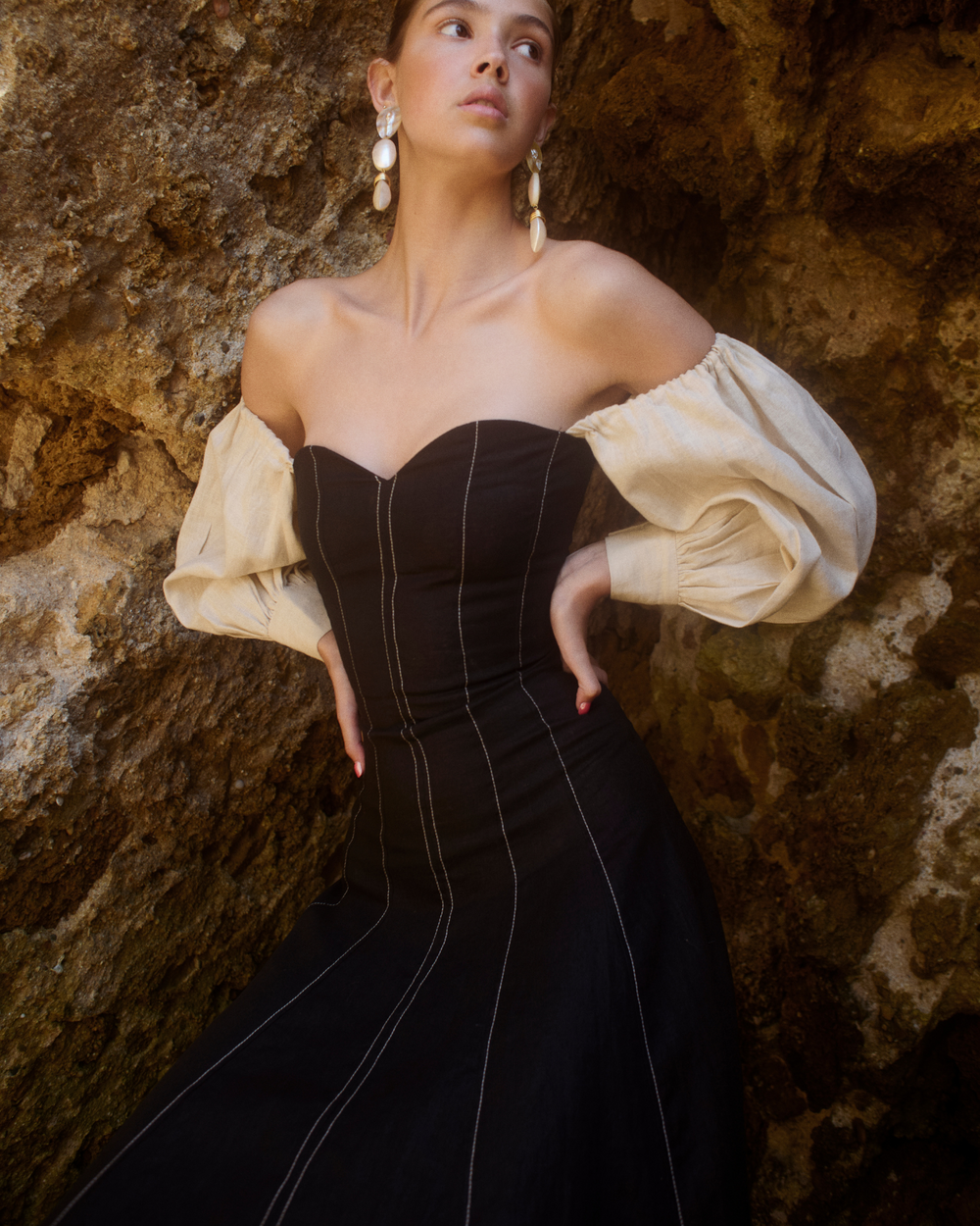 BENITA - VESTIDO MIDI ESCOTE CORAZÓN