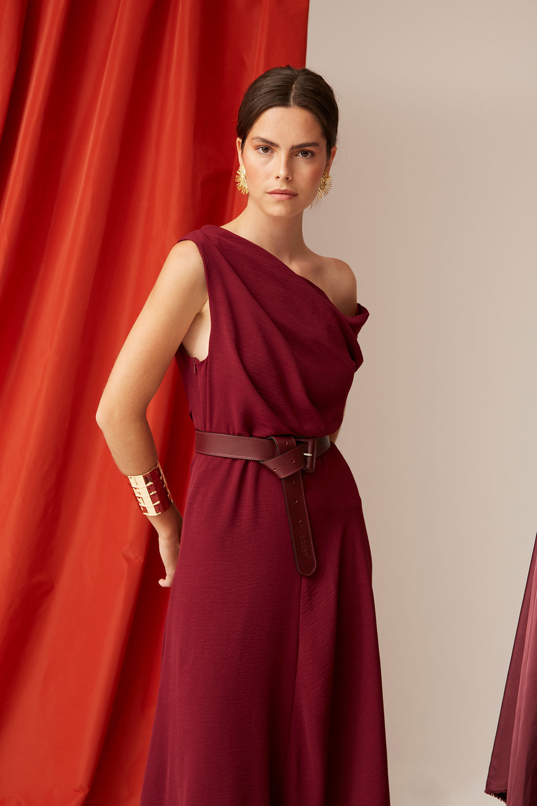 ADELINA - VESTIDO ASIMÉTRICO FLUIDO