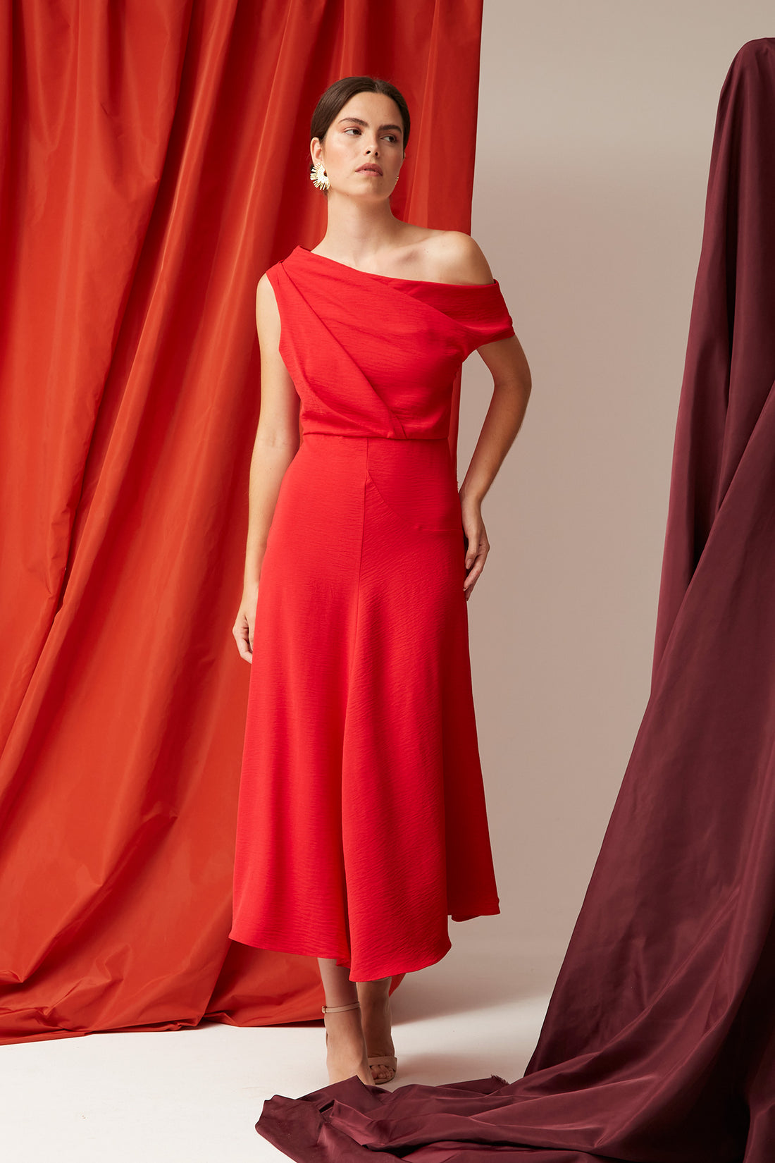 ADELINA - VESTIDO ASIMÉTRICO FLUIDO