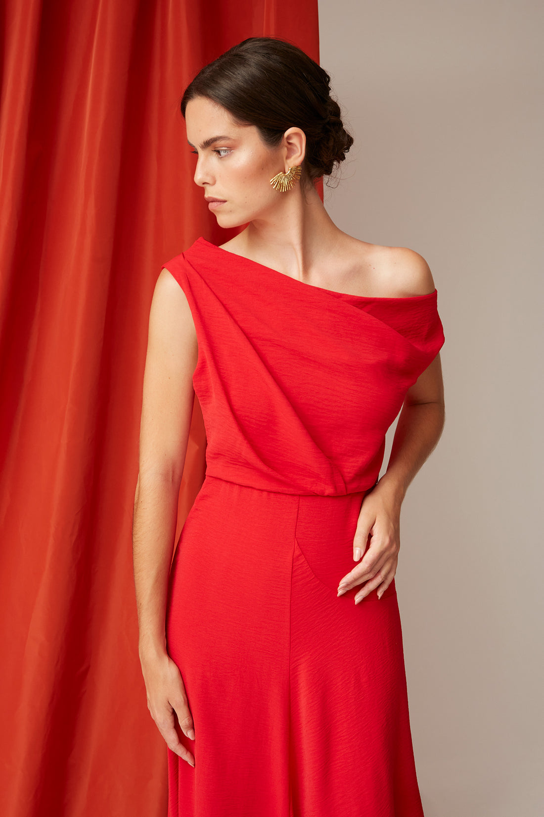 ADELINA - VESTIDO ASIMÉTRICO FLUIDO