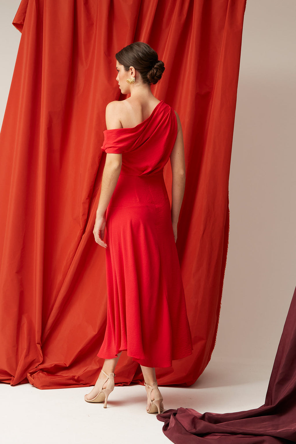 ADELINA - VESTIDO ASIMÉTRICO FLUIDO