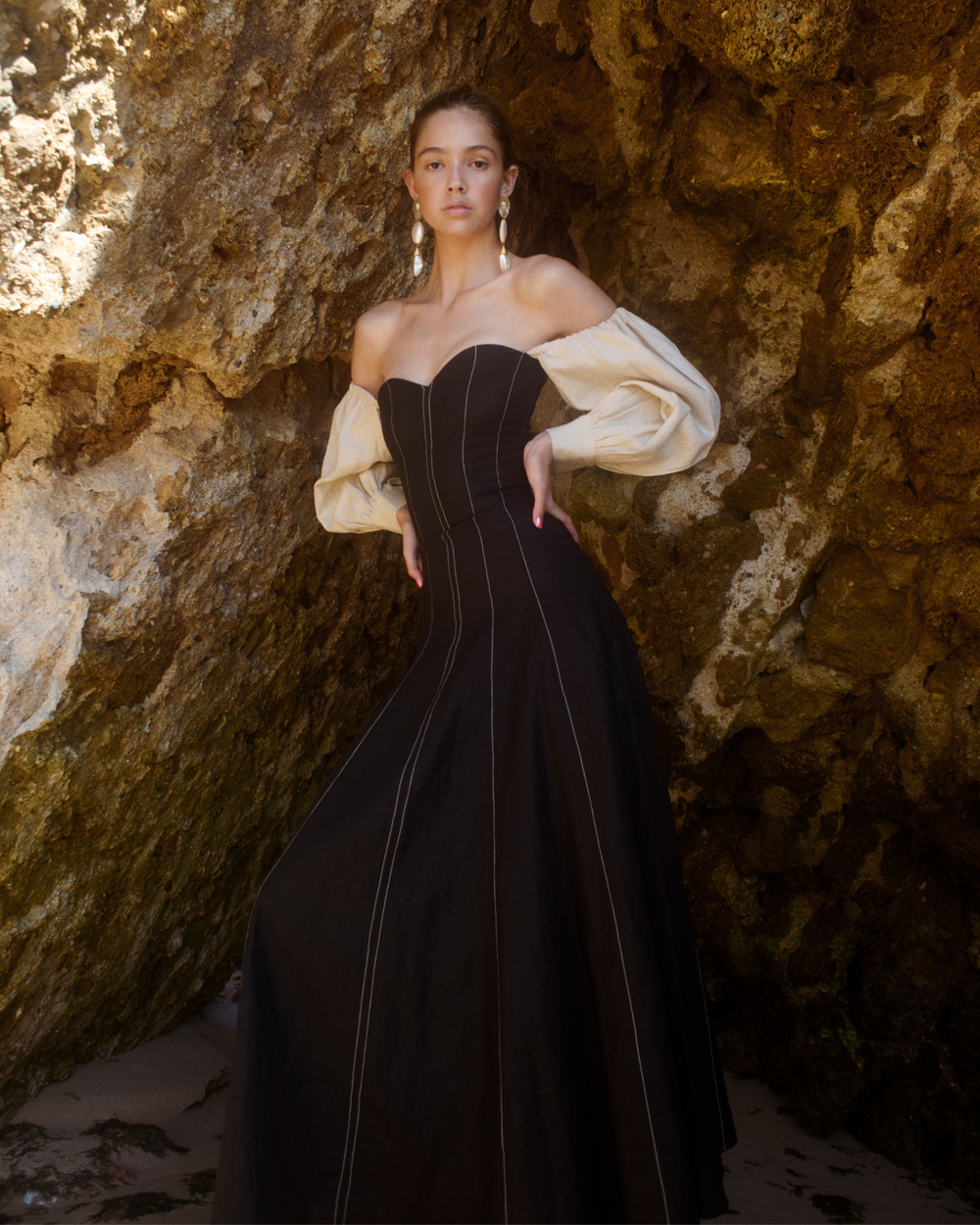 BENITA - VESTIDO MIDI ESCOTE CORAZÓN