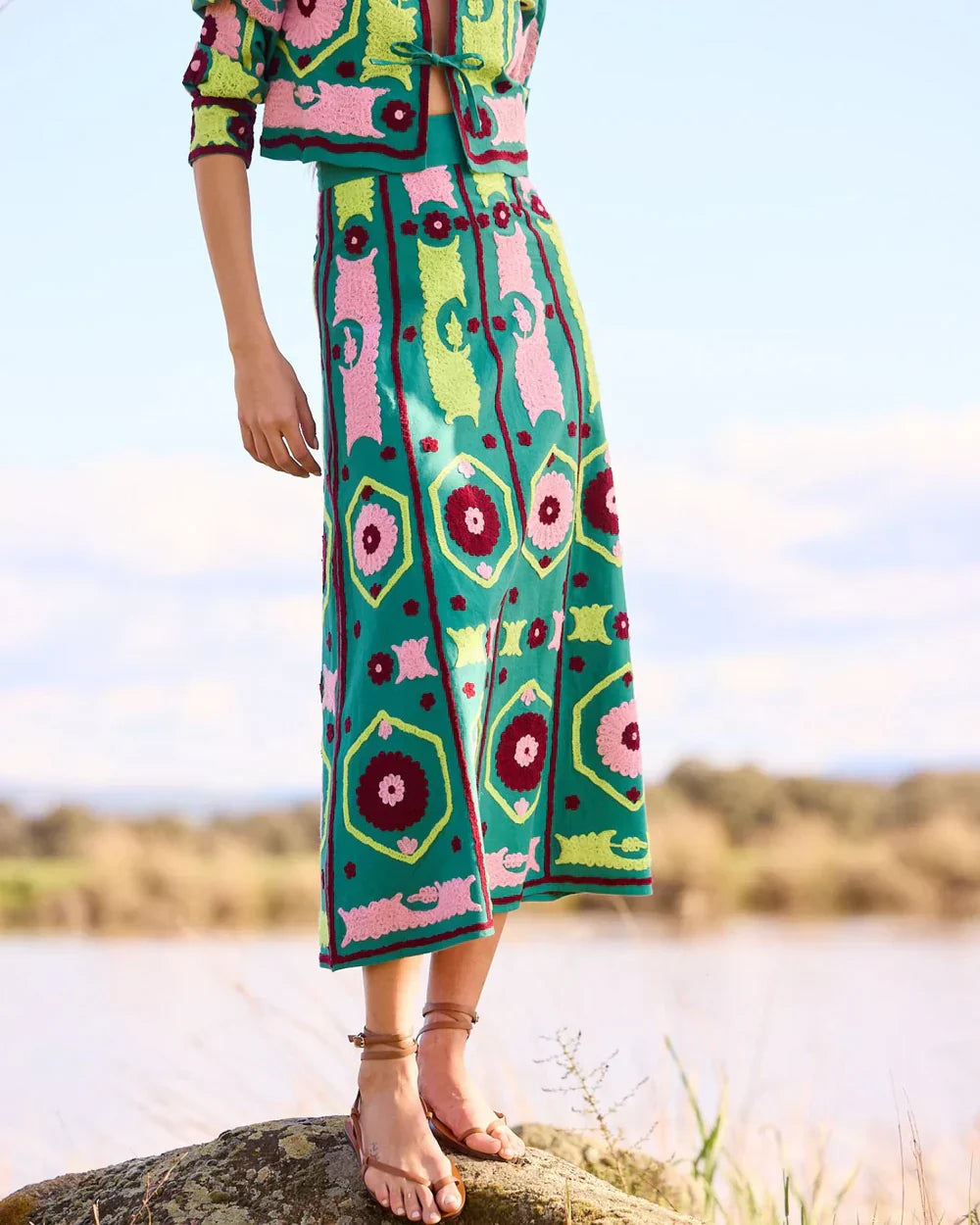 AFRICA - CONJUNTO FALDA Y CHAQUETA