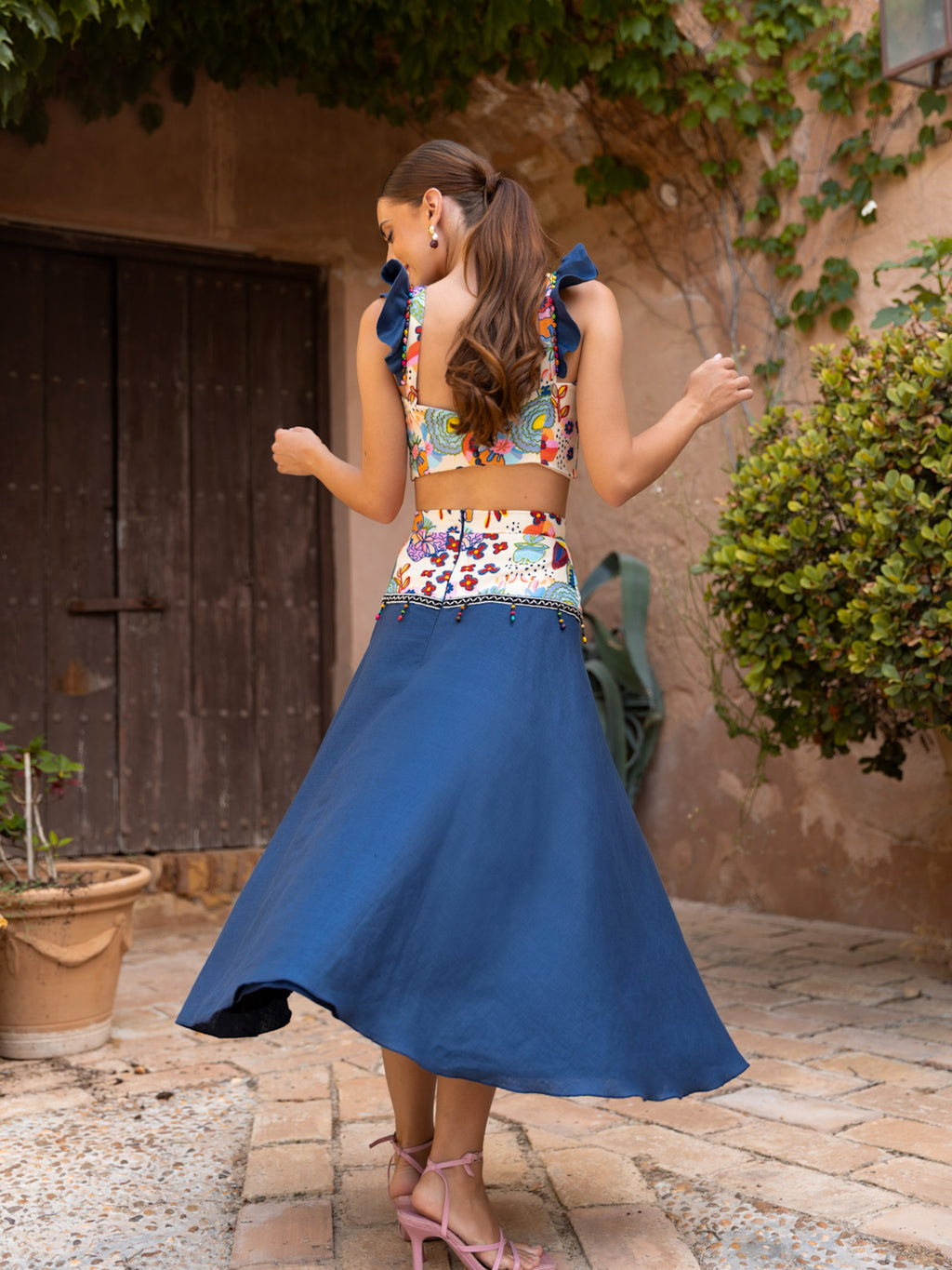 TRINIDAD - CONJUNTO TOP BORDADO FALDA MIDI