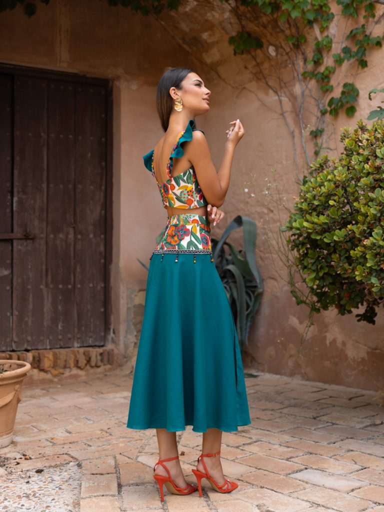 TRINIDAD - CONJUNTO TOP BORDADO FALDA MIDI
