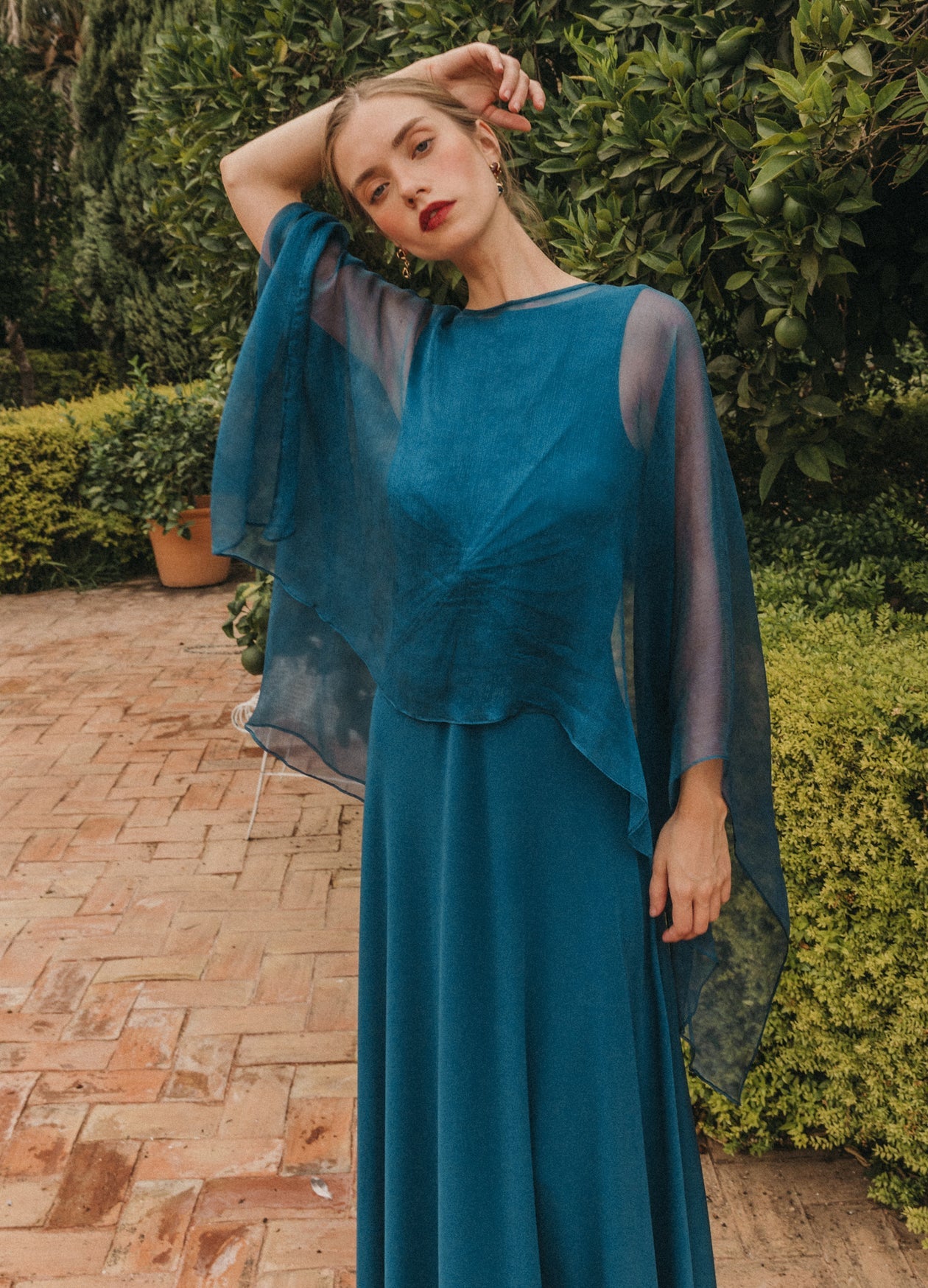 MELISA - VESTIDO LARGO PUNTO CON CAPA
