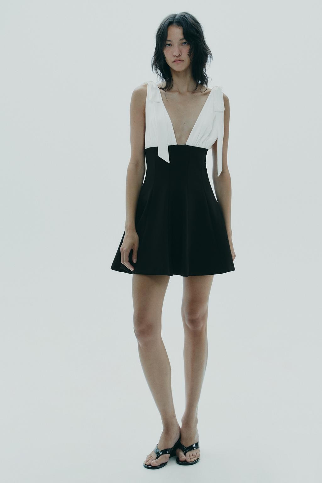 LEONOR - VESTIDO CORTO BICOLOR CON LAZOS