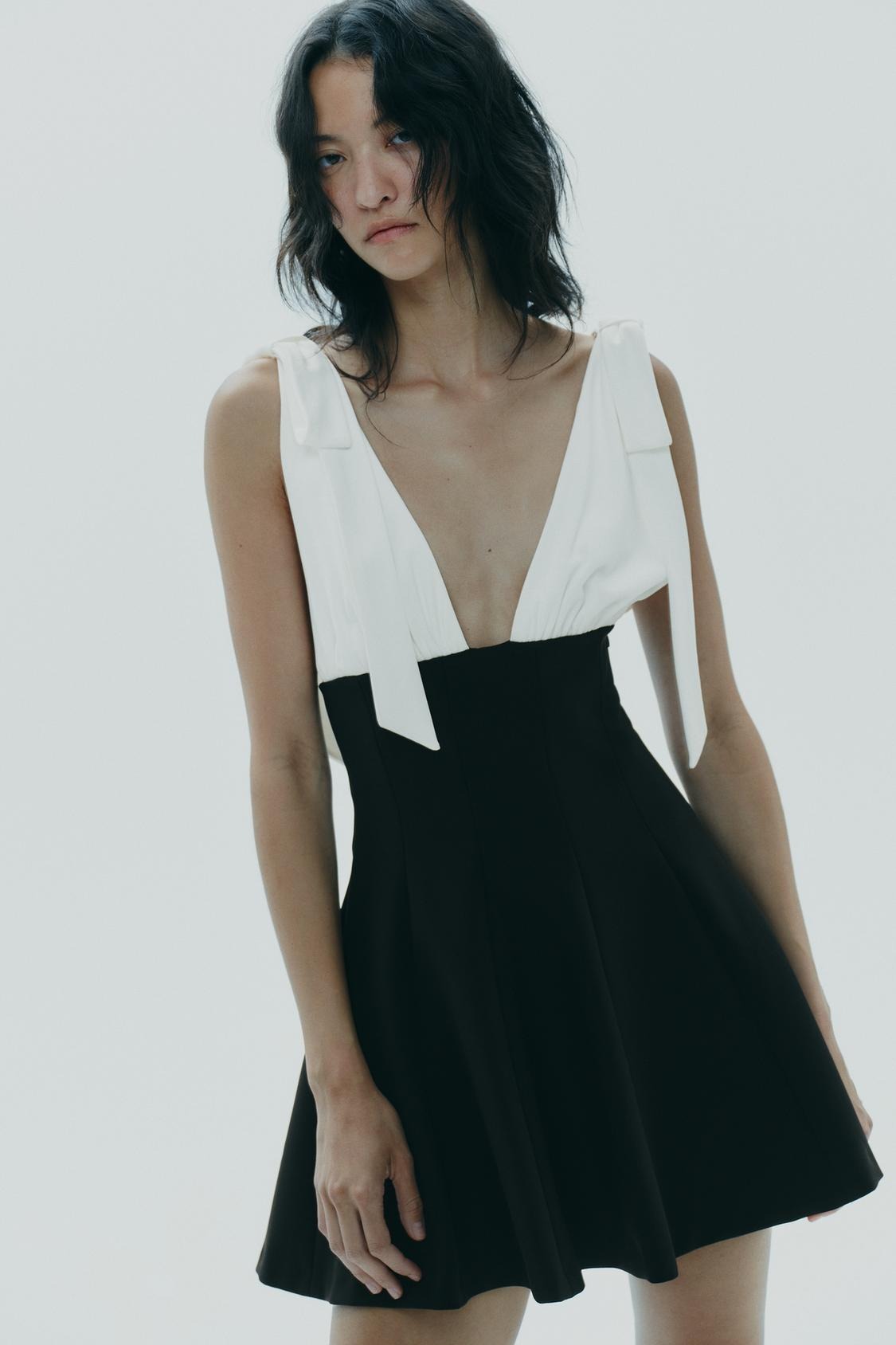 LEONOR - VESTIDO CORTO BICOLOR CON LAZOS