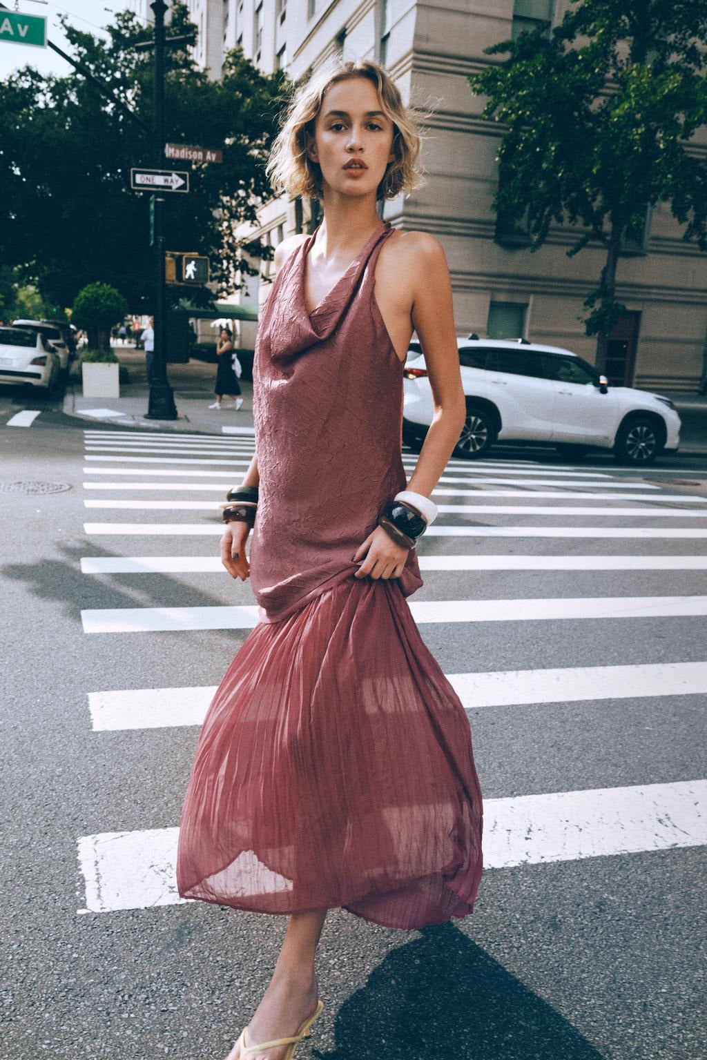 MARTA - VESTIDO HALTER PLISADO  FLUIDO