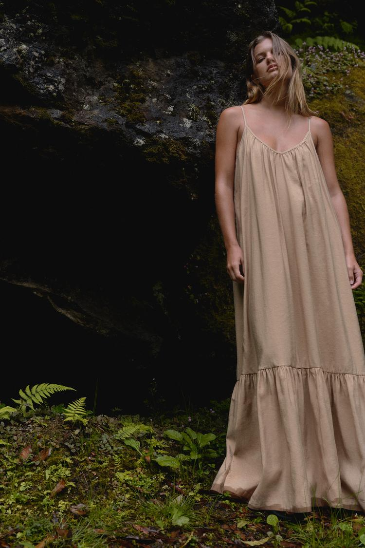 XIANA - VESTIDO TIRANTES ESCOTE PICO