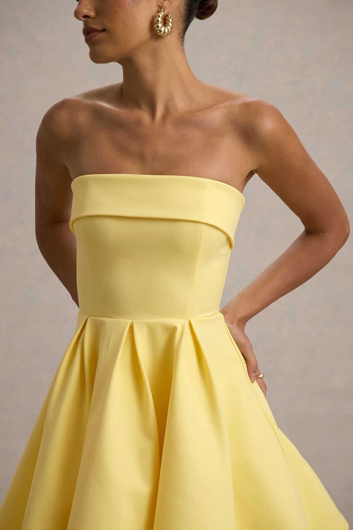 MINERVA - VESTIDO BANDEAU FALDA SKATER