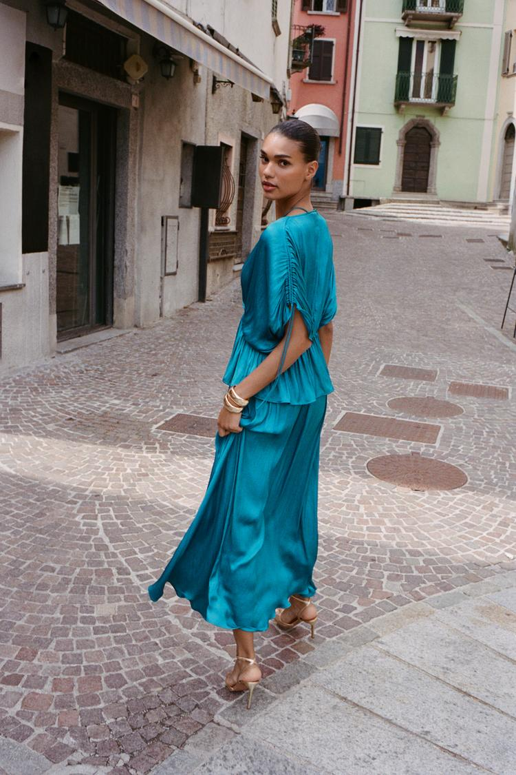 ARIADNA - CONJUNTO BLUSA Y FALDA