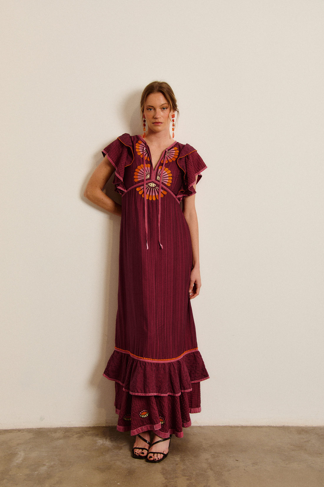 BERTHA - VESTIDO LARGO BORDADO VOLANTES