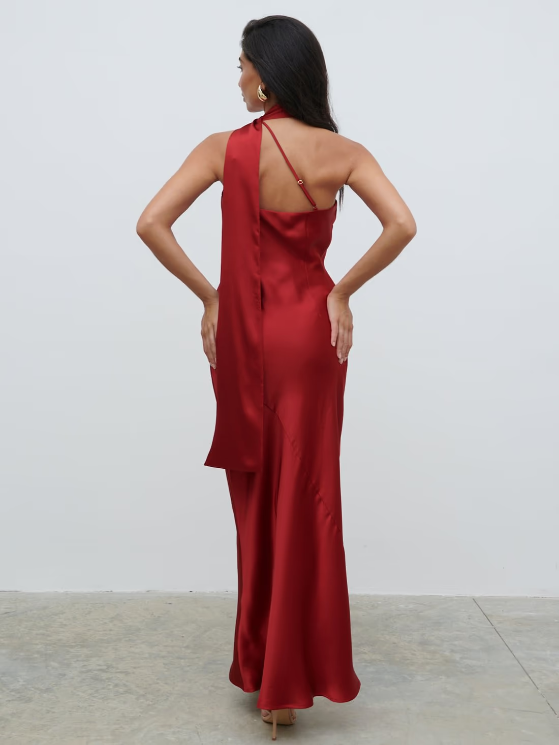 VERO - VESTIDO SATINADO ASIMÉTRICO LAZO