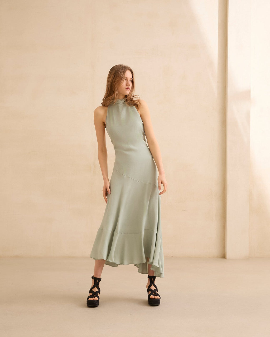 DANIELA - VESTIDO MIDI FLUIDO HALTER