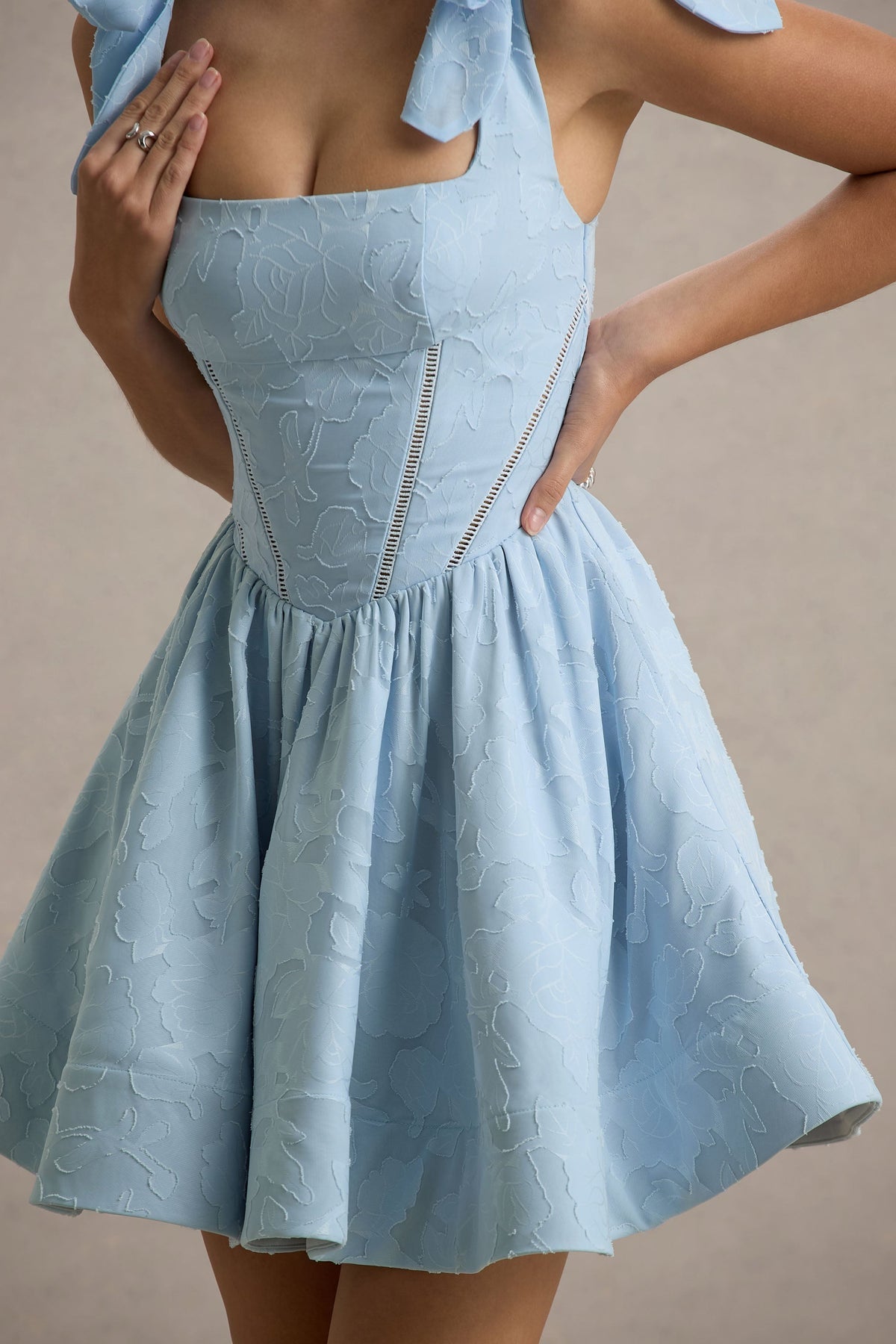 KIRA - VESTIDO LAZOS ESCOTE CUADRADO